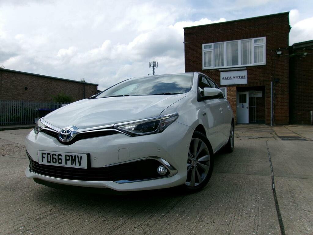 Toyota Auris Auris Excel Vvt-i Hybrid Cvt White #3