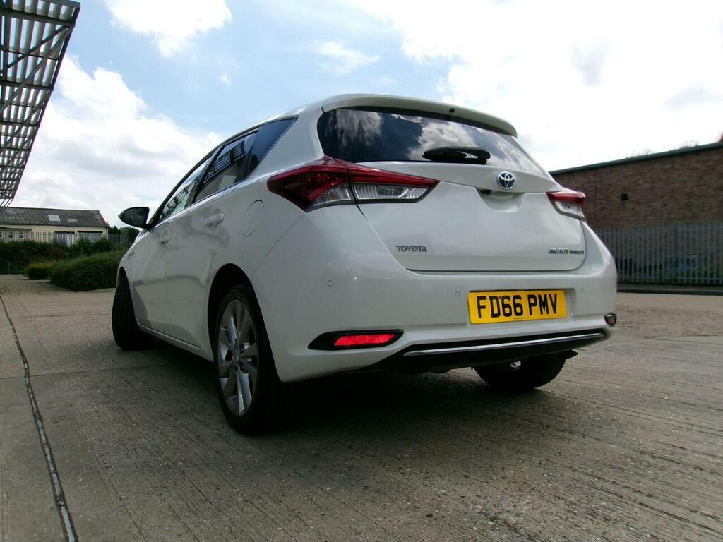 Toyota Auris 1.6 D-4d Design 110 Bhp Silver #13