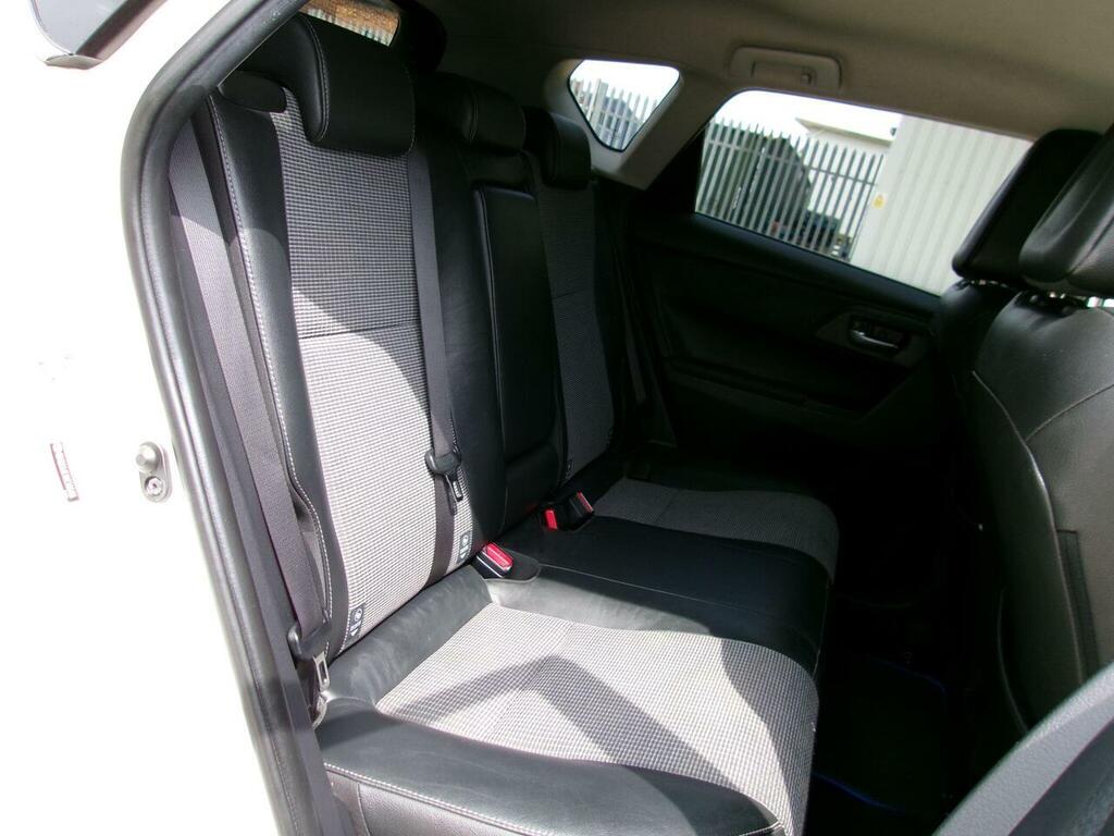 Toyota Auris 1.6 D-4d Design 110 Bhp Silver #37