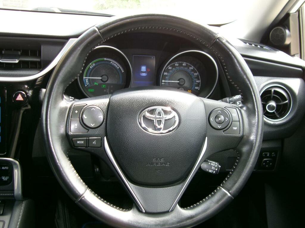 Toyota Auris 1.6 D-4d Design 110 Bhp Silver #41