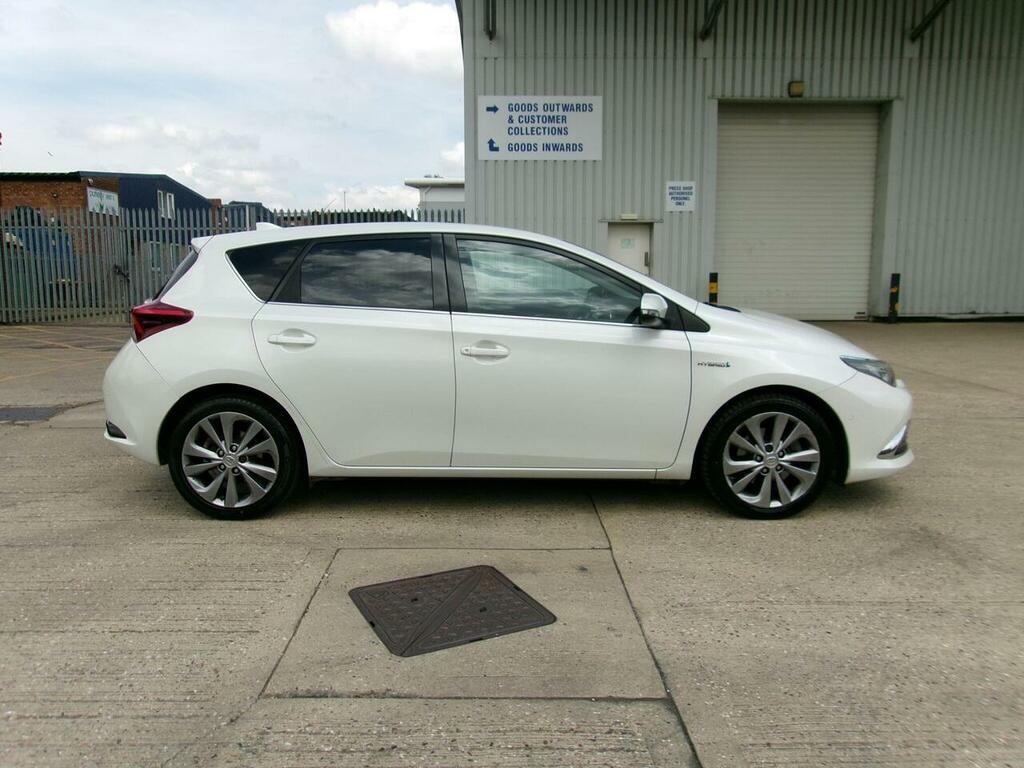 Toyota Auris Auris Excel Vvt-i Hybrid Cvt White #6