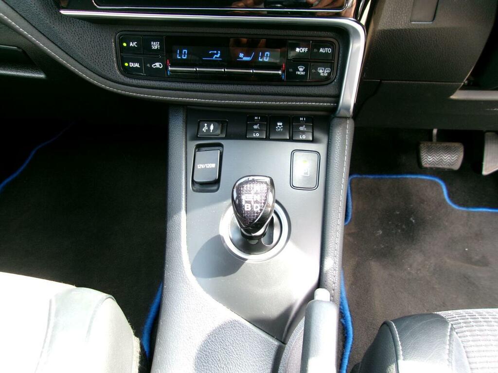 Toyota Auris 1.6 D-4d Design 110 Bhp Silver #26