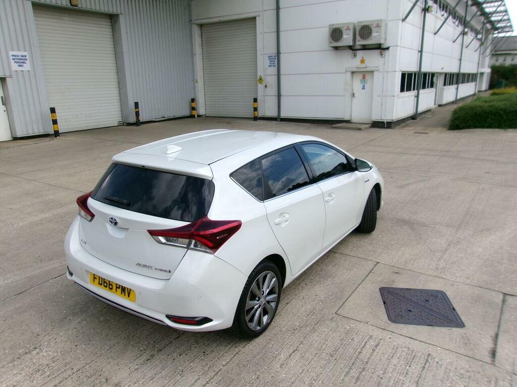 Toyota Auris 1.6 D-4d Design 110 Bhp Silver #11