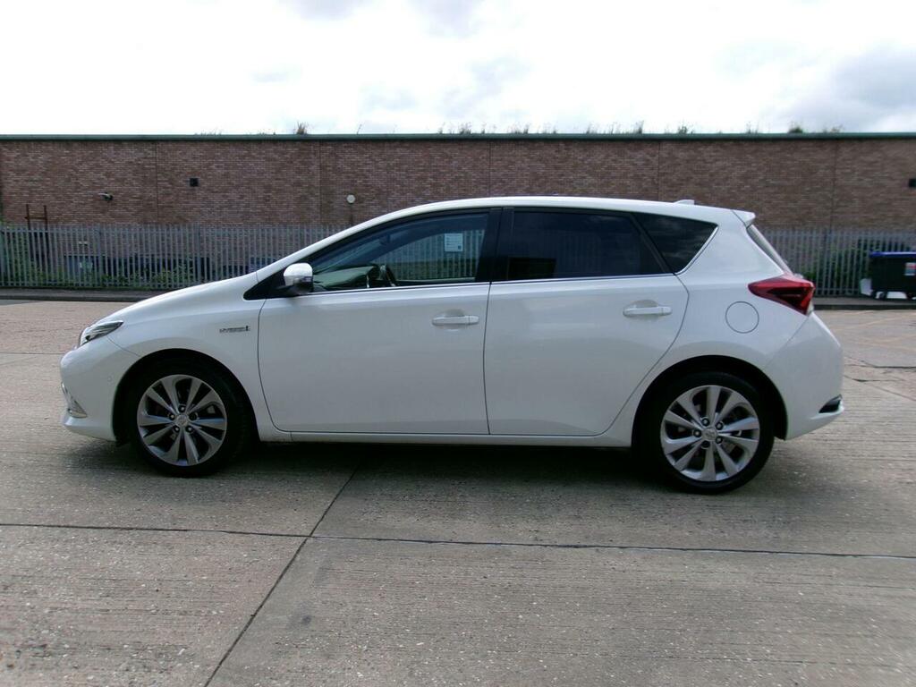Toyota Auris 1.6 D-4d Design 110 Bhp Silver #7