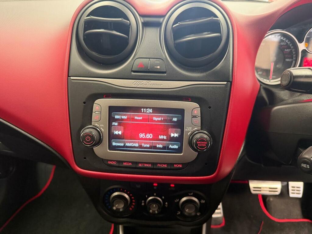 Alfa Romeo MiTo 1.3 Jtdm-2 85 Distinctive  #22
