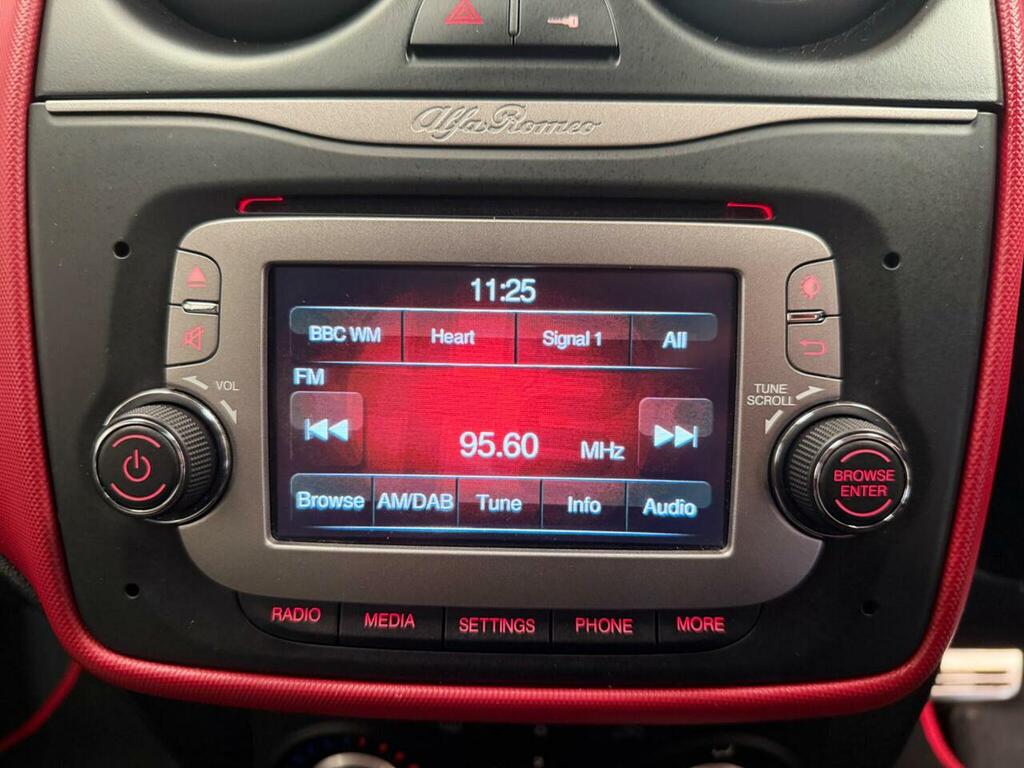 Alfa Romeo MiTo 1.3 Jtdm-2 85 Distinctive  #20