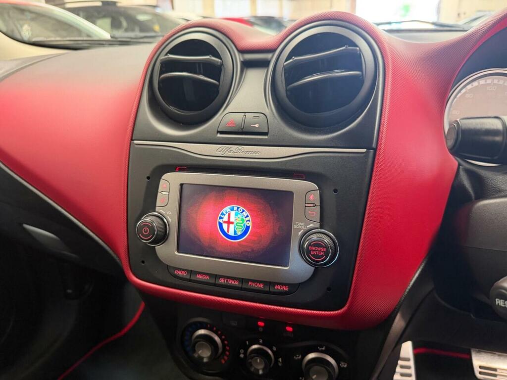 Alfa Romeo MiTo 1.3 Jtdm-2 85 Distinctive  #23