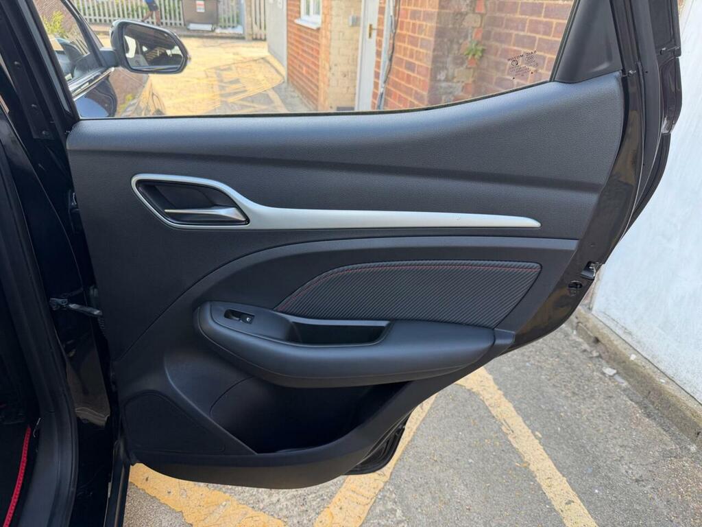 MG ZS 1.0T Gdi Exclusive Dct Black #23