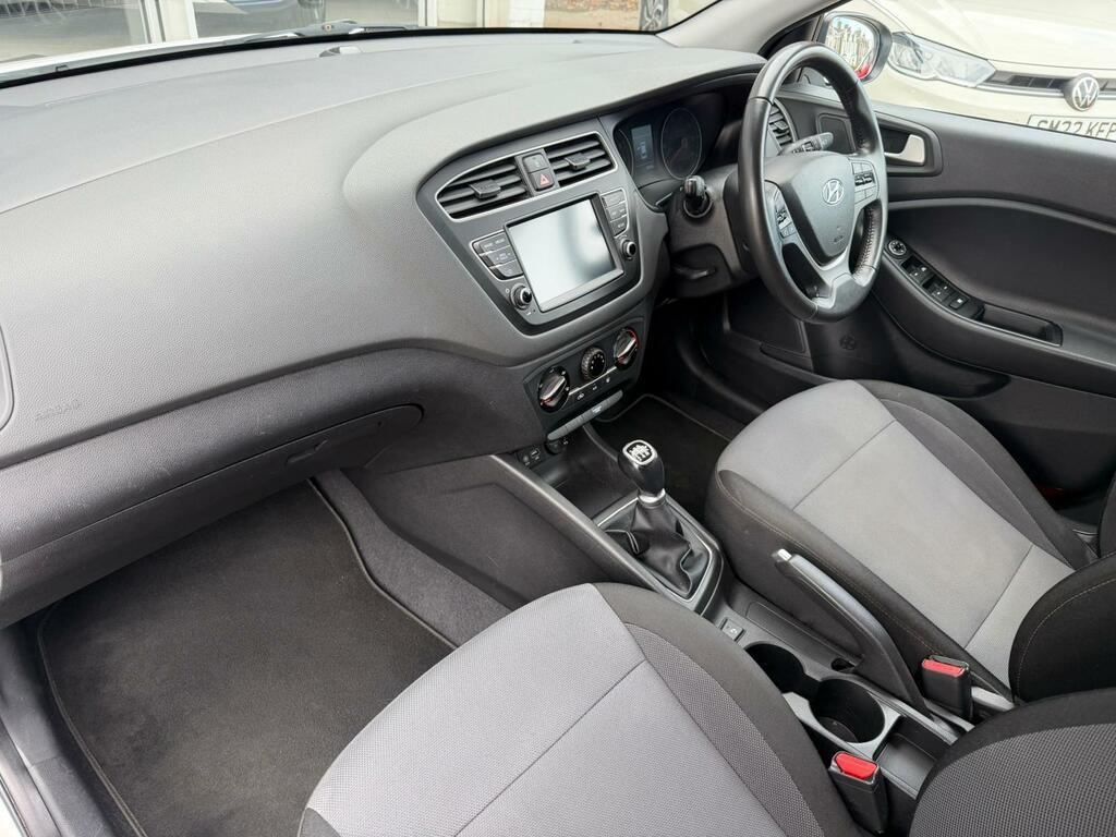 Hyundai I20 1.2 Play Euro 6 Ss SV69YEF White #5