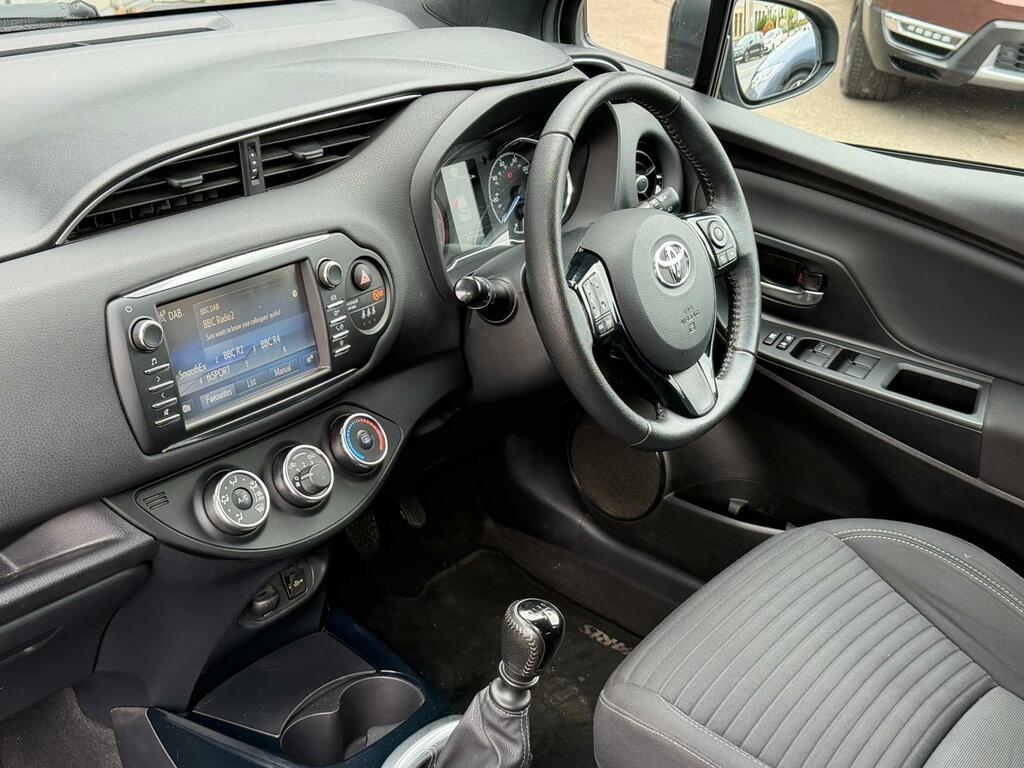 Toyota Yaris 1.5 Vvt-i Cyan Bi-tone Euro 6 SP68RVV Grey #6