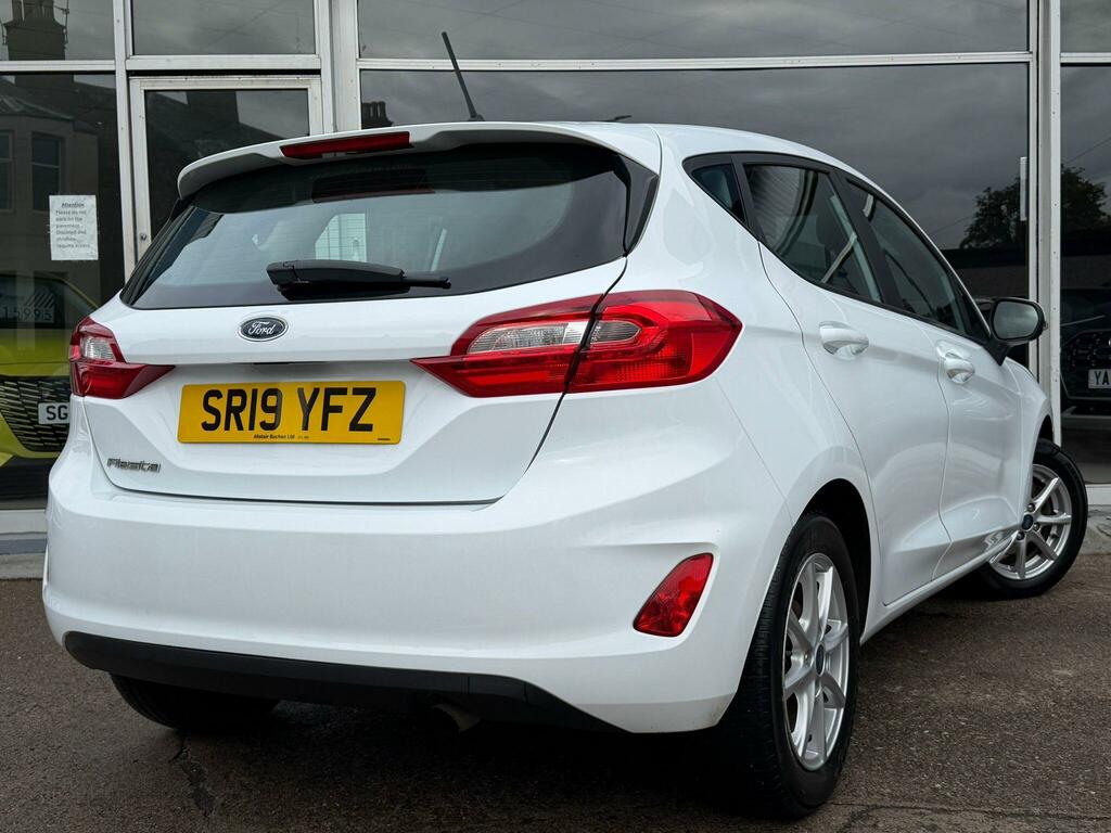 Ford Fiesta 1.1 Ti-vct Zetec Euro 6 Ss SR19YFZ White #3