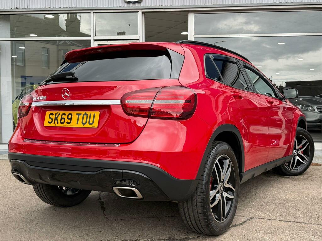 Mercedes-Benz GLA Class 1.6 Gla180 Urban Edition 7G-dct Euro 6 Ss SK69TOU Red #3