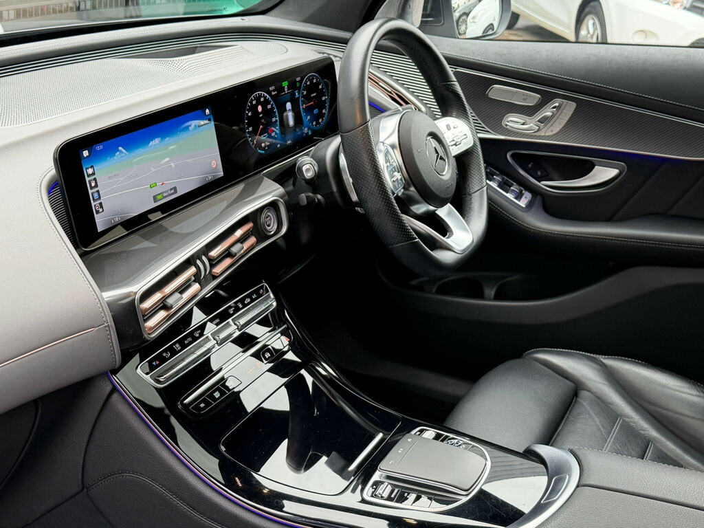 Mercedes-Benz EQC Eqc 400 80Kwh Amg Line Premium Plus 4Matic Grey #4