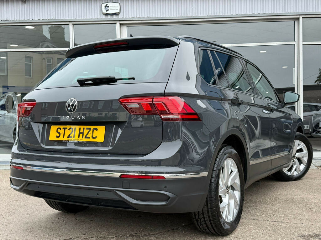 Volkswagen Tiguan 1.5 Tsi Life Euro 6 Ss ST21HZC Grey #3