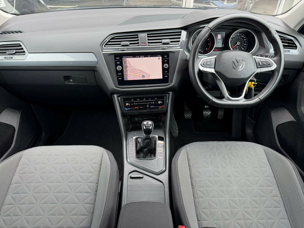 Volkswagen Tiguan 1.5 Tsi Life Euro 6 Ss ST21HZC Grey #5