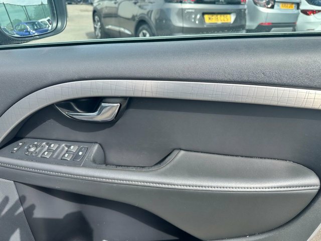 Volvo XC70 Estate 2.4 D5 Se Lux 2012 Blue #26