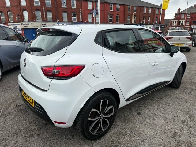 Renault Clio 0.9 Tce Play Hatchback Euro 6 S White #3