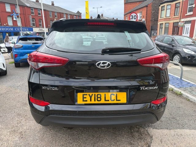 Hyundai Tucson 1.6 Gdi Blue Drive Se Nav Suv Eu EY18LCL Black #5