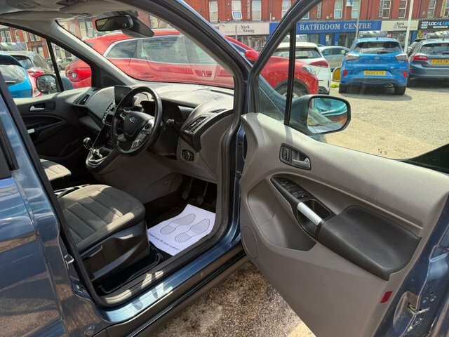 Ford Tourneo Connect 1.5 Ecoblue 120 Zetec Powershift Silver #13