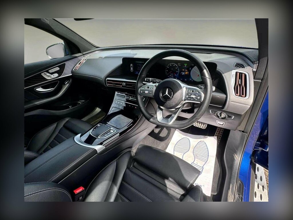 Mercedes-Benz EQC Eqc 400 80Kwh Amg Line Premium Plus 4Matic VN73DKA Blue #2
