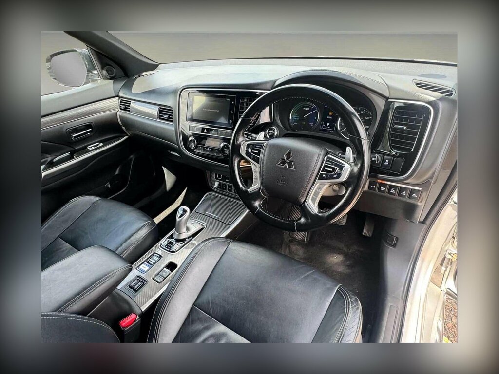 Mitsubishi Outlander 2.4H Twinmotor 13.8Kwh 4Hs Cvt 4Wd Euro 6 Ss DW19FBB Silver #2