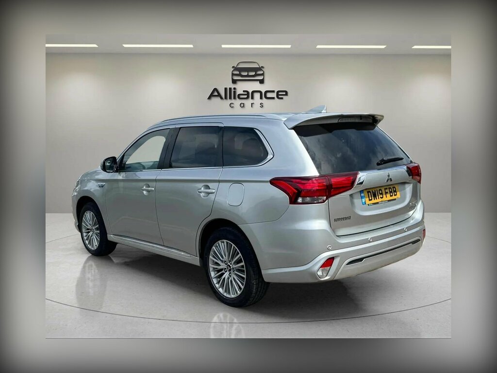 Mitsubishi Outlander 2.4H Twinmotor 13.8Kwh 4Hs Cvt 4Wd Euro 6 Ss DW19FBB Silver #3