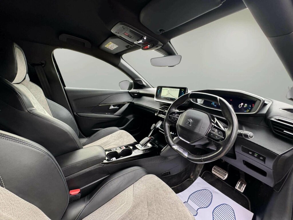 Peugeot e-208 50Kwh Gt Premium Black #2