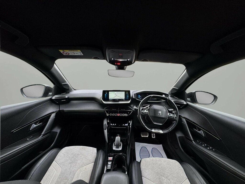 Peugeot e-208 50Kwh Gt Premium Black #4