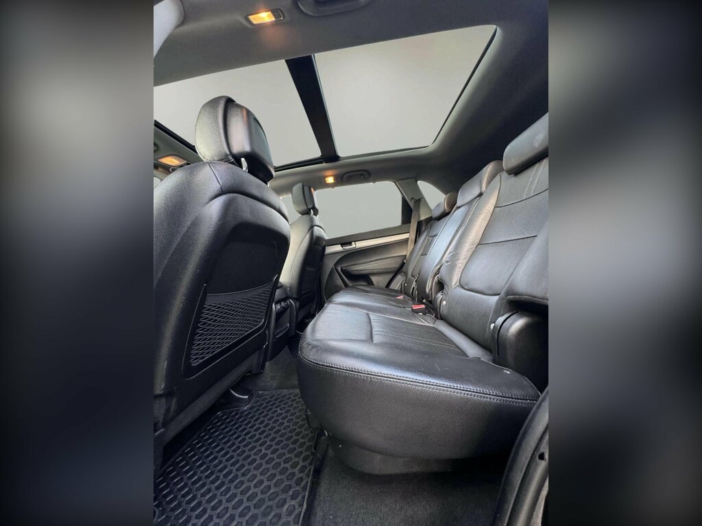 Kia Sorento  Silver #48