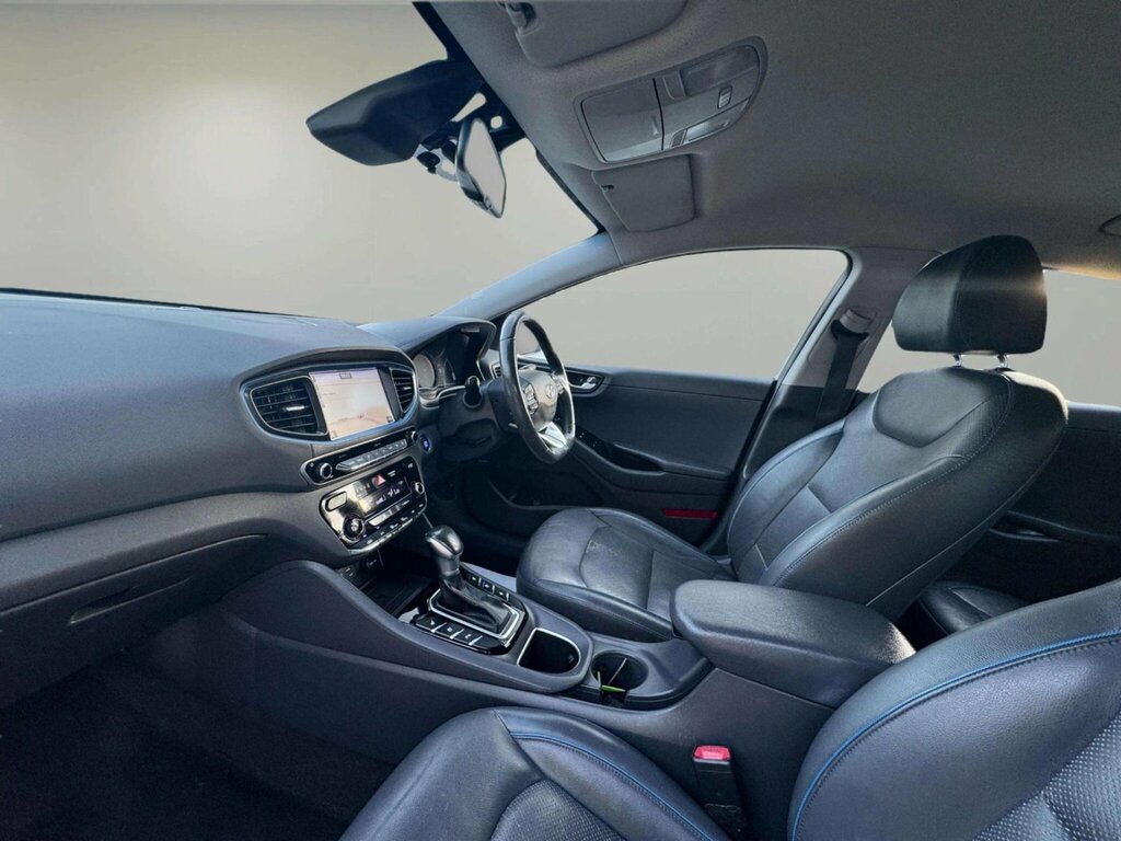 Hyundai Ioniq Premium Silver #45