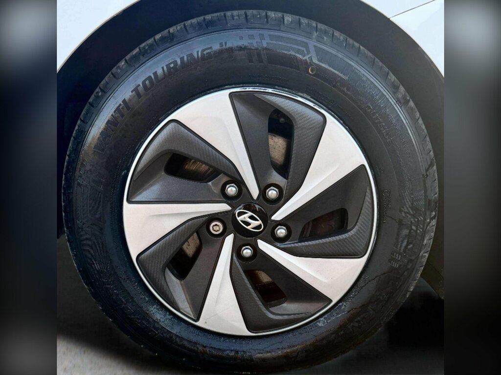 Hyundai Ioniq Premium Silver #64