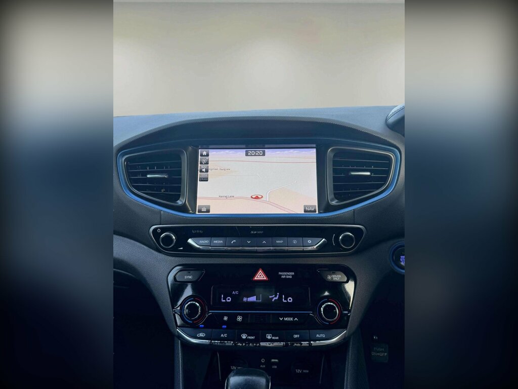 Hyundai Ioniq Premium Silver #55