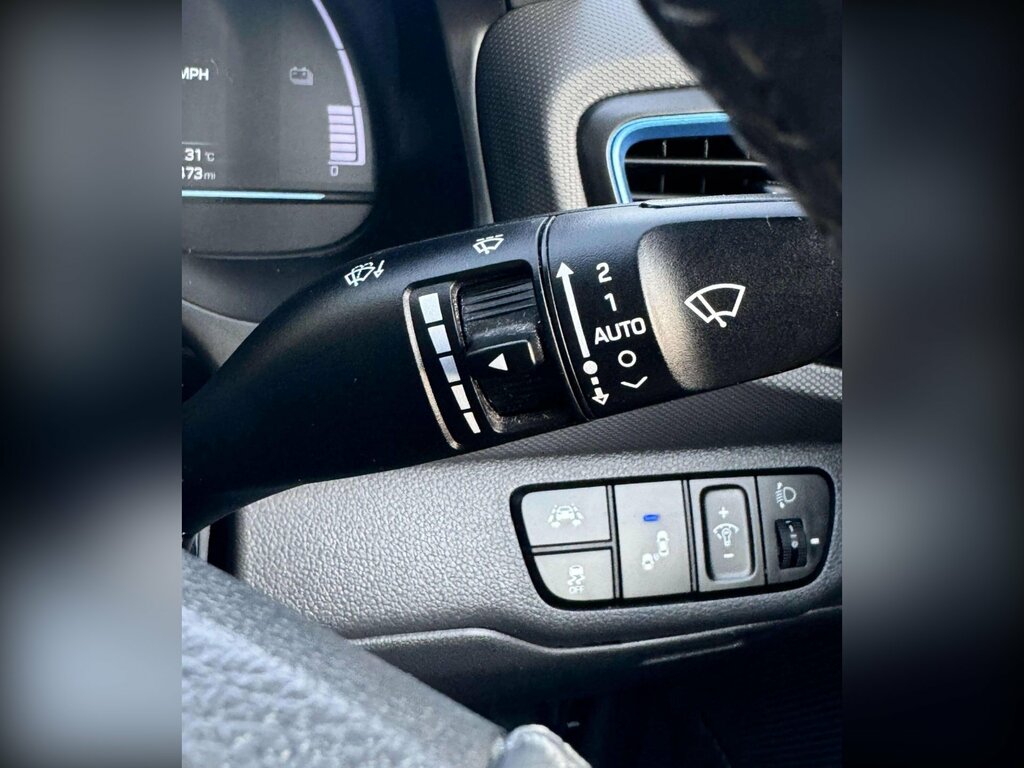 Hyundai Ioniq Premium Silver #32