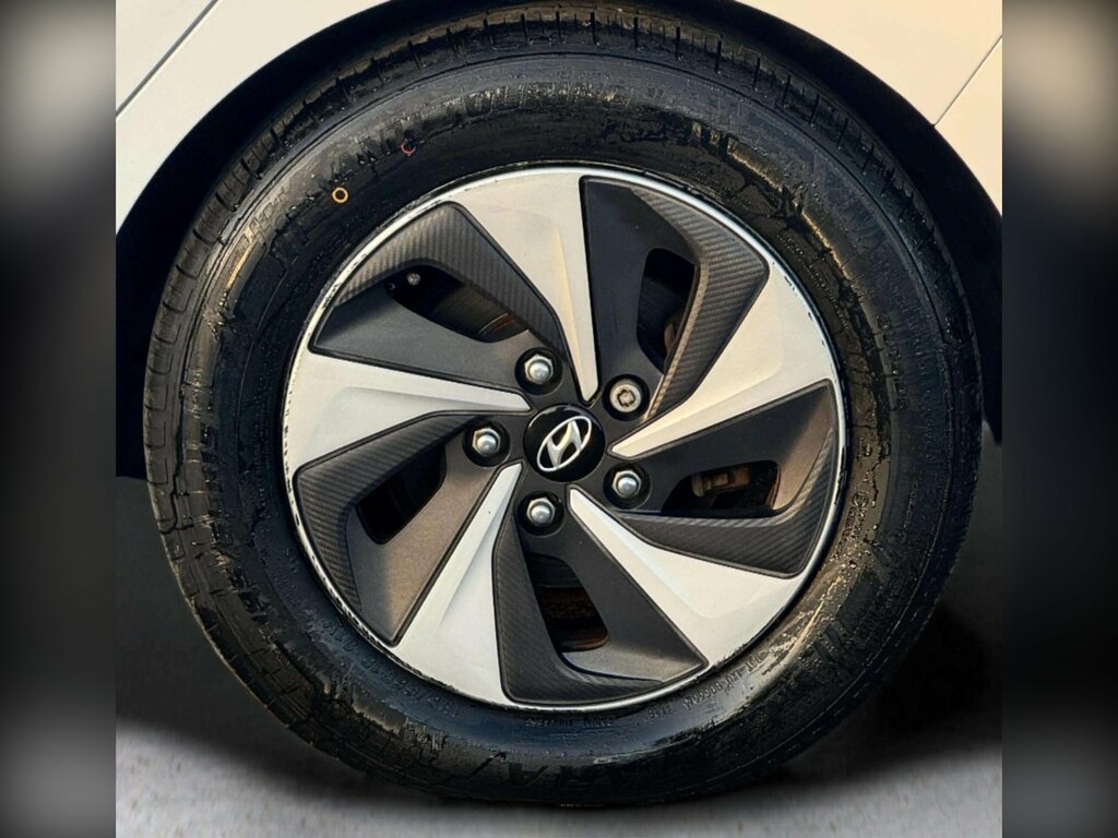 Hyundai Ioniq Premium Silver #66