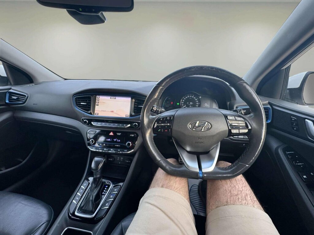 Hyundai Ioniq Premium Silver #34