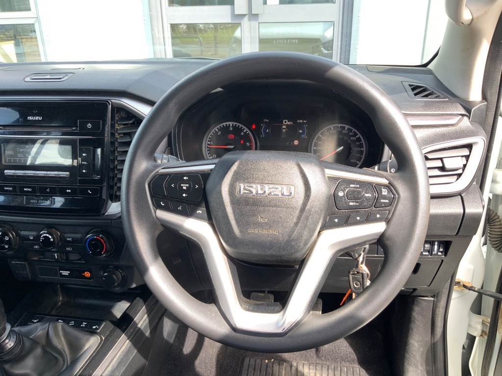 Isuzu D-Max 1.9 V-cross Double Cab 4X4  #17