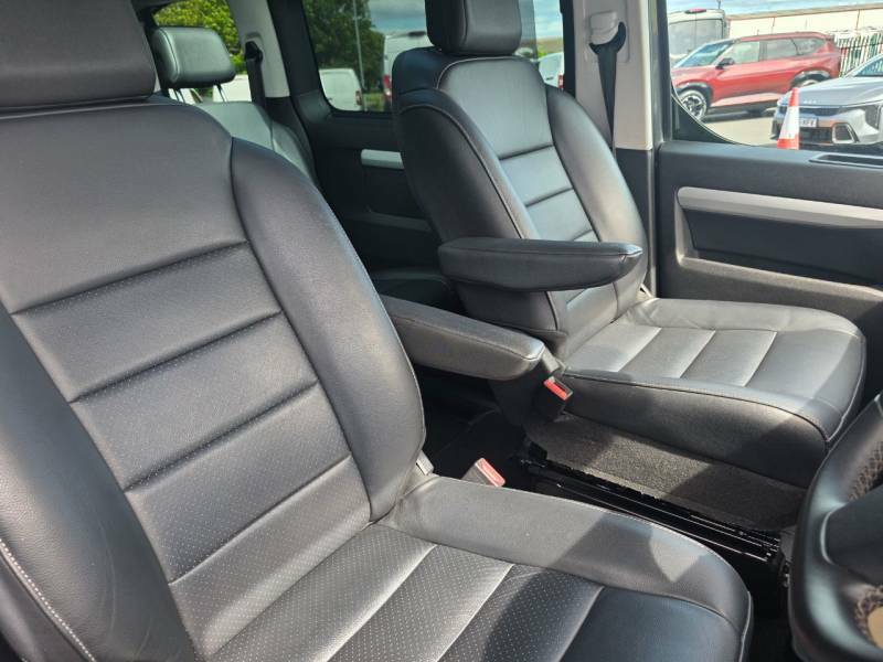Peugeot Traveller 2L Active Black #15