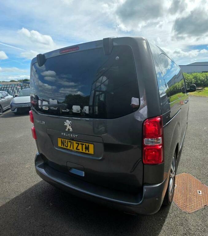 Peugeot Traveller 2L Active Black #8