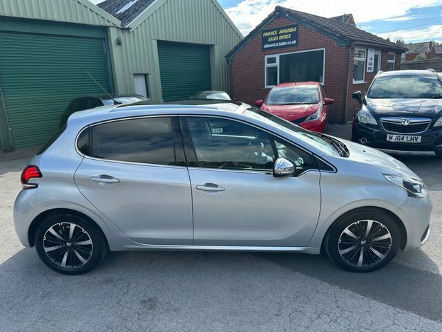 Peugeot 208 1.2 Puretech Allure Premium Hatchback M Silver #5