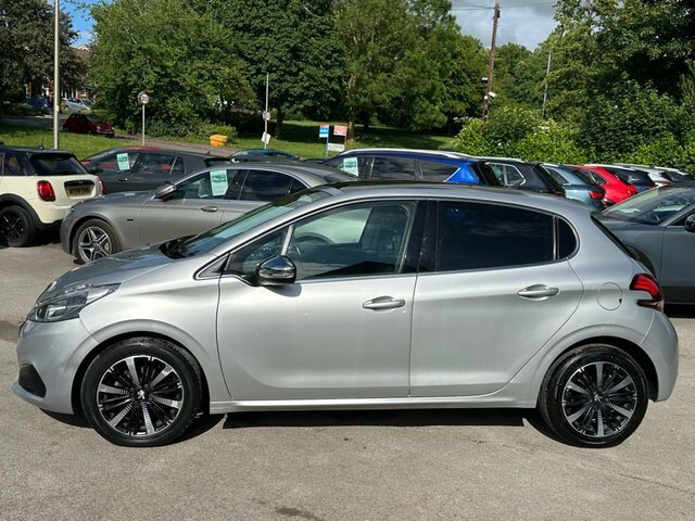 Peugeot 208 1.2 Puretech Allure Premium Hatchback M Silver #6
