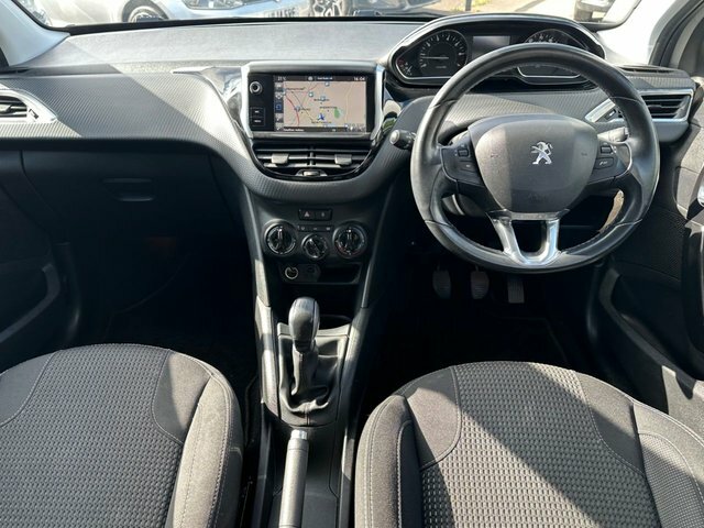 Peugeot 208 1.2 Puretech Allure Premium Hatchback M Silver #3