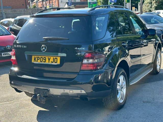 Mercedes-Benz M Class 3.0 Ml320 Cdi Edition 10 Suv 7G-tronic Black #3