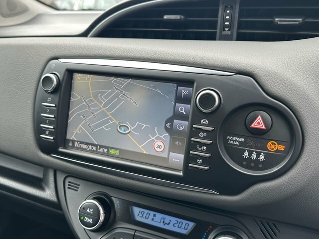Toyota Yaris 1.5 Vvt-h Icon Tech Hatchback Hybrid E- Blue #2