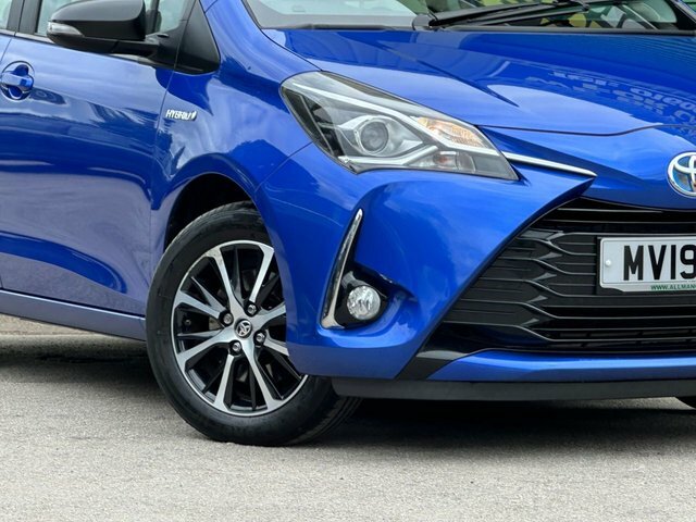 Toyota Yaris Icon Tech Blue #15