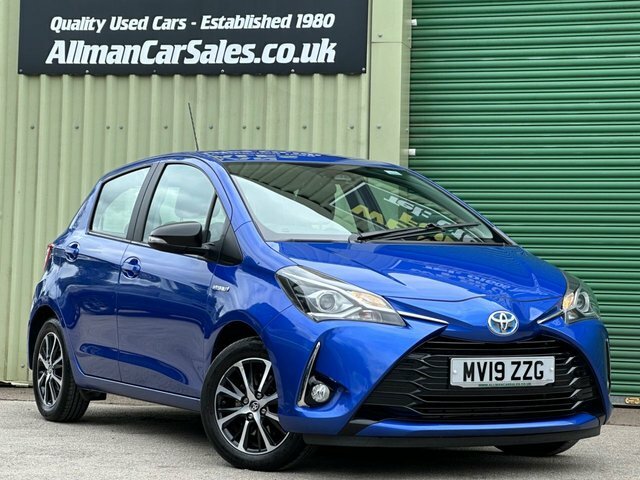 Toyota Yaris 1.5 Vvt-h Icon Tech Hatchback Hybrid E- Blue