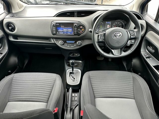 Toyota Yaris 1.5 Vvt-h Icon Tech Hatchback Hybrid E- Blue #3