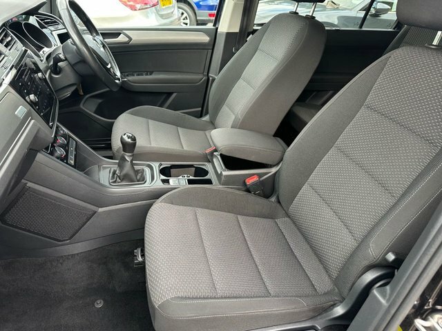 Volkswagen Touran Sel Black #8
