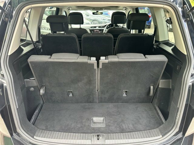 Volkswagen Touran Sel Black #48