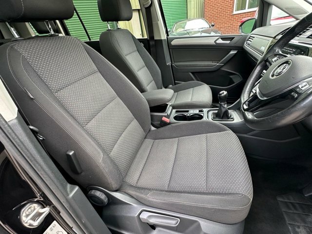 Volkswagen Touran Sel Black #43