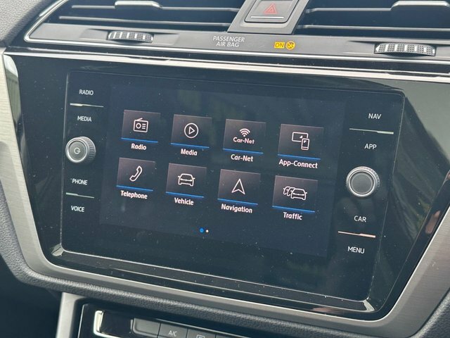 Volkswagen Touran Sel Black #15